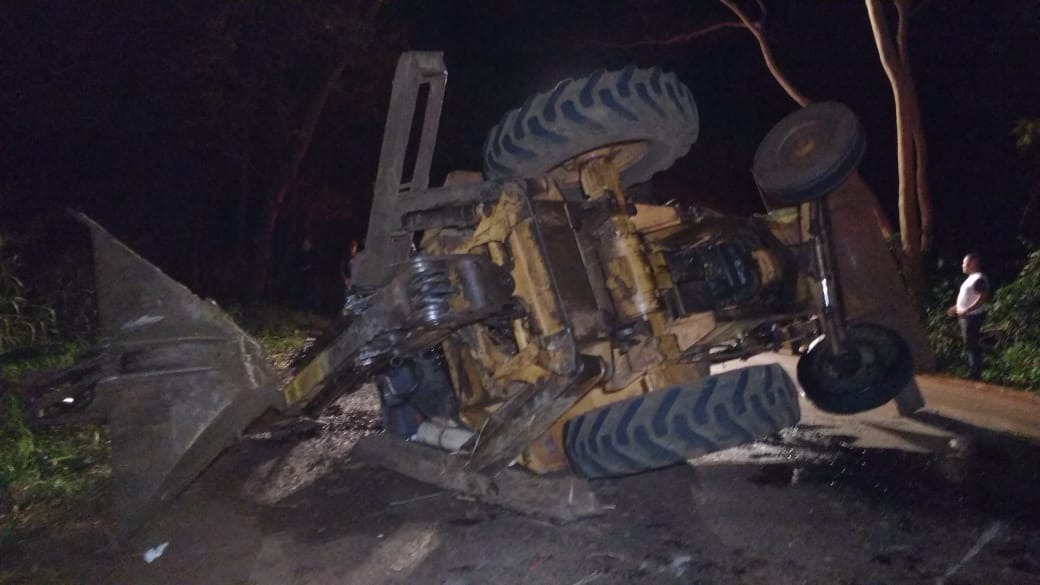 O acidente aconteceu na noite de quarta-feira - Fotos: Adalberto Domingos/TV MS Record