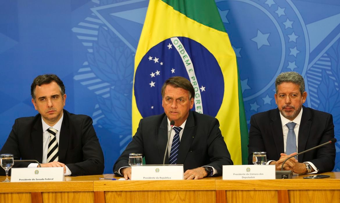 Medida valeria para impostos estaduais sobre diesel e gás de cozinha (Imagem: Agência Brasil)
